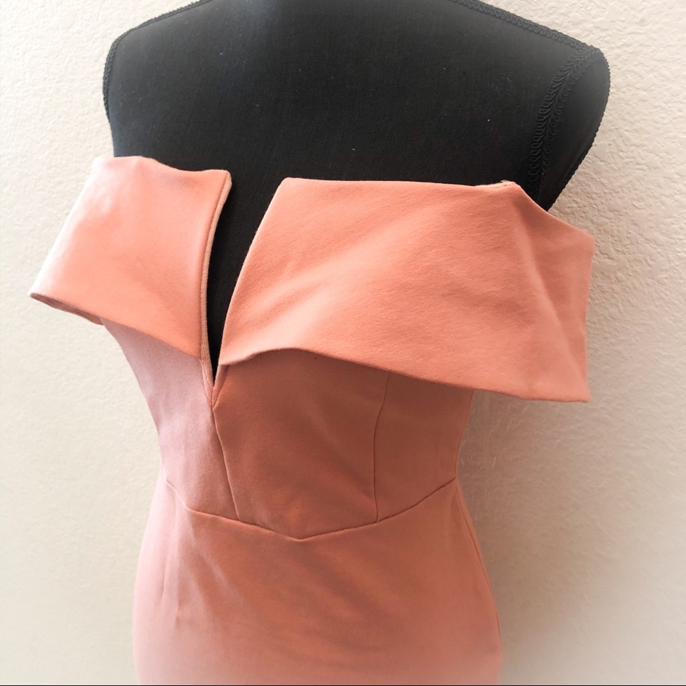 NWT Off The Shoulder Body Con Dress in Mauve - Picture 4 of 8